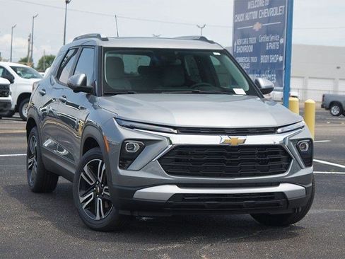 Used 2026 Chevrolet TrailBlazer LT w/ LT Cold Weather Package image 2