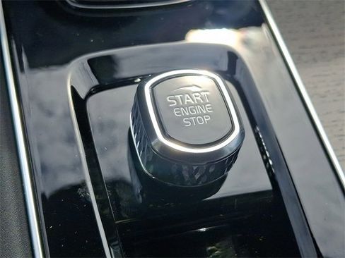 New 2026 Volvo XC90 B6 Ultra image 11