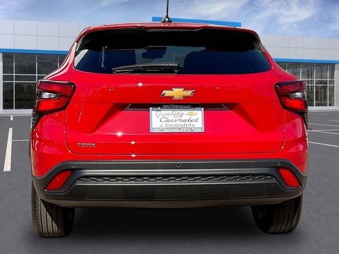 New 2026 Chevrolet Trax LS w/ LS Convenience Package FWD image 4