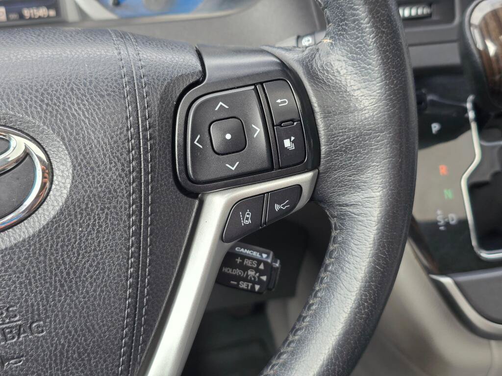Used 2020 Toyota Sienna XLE w/ XLE Navigation Package FWD image 29