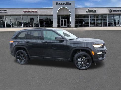 New 2025 Jeep Grand Cherokee Limited w/ Black Appearance Package image 2