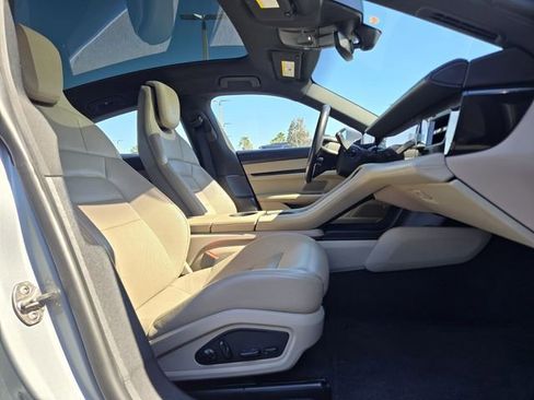 Used 2020 Porsche Taycan 4S image 21