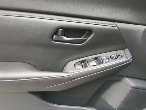 Certified 2025 Nissan Sentra S FWD image 11