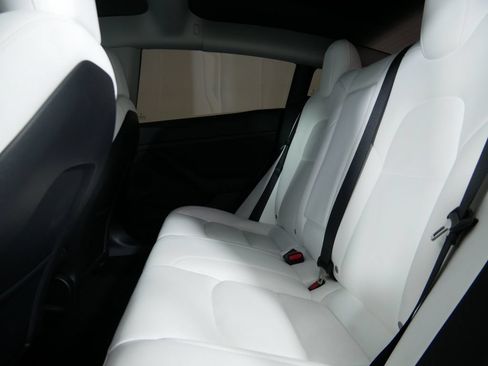 Used 2022 Tesla Model 3 Performance AWD/4WD image 16