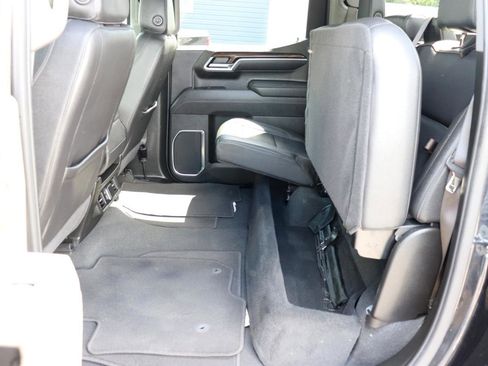 Used 2025 GMC Sierra 1500 SLT AWD/4WD image 24