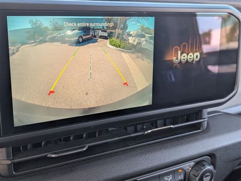 Used 2024 Jeep Wrangler Sport S image 12