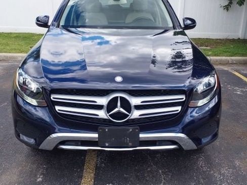 Used 2017 Mercedes-Benz GLC 300 4MATIC image 3