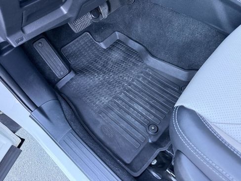 Certified 2023 Subaru Forester Limited image 18