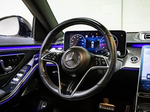 Used 2022 Mercedes-Benz S 580 4MATIC Sedan w/ AMG Line Package image 40