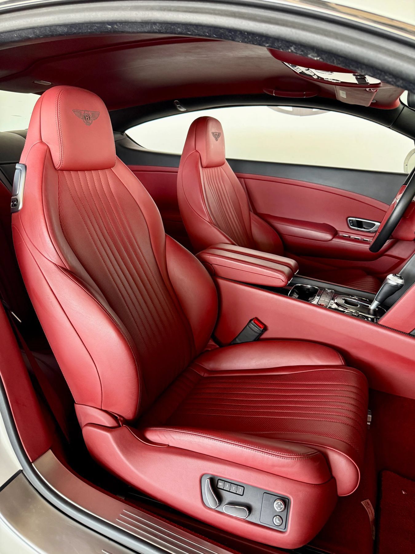 Used 2016 Bentley Continental GT AWD/4WD image 23