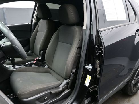 Used 2021 Chevrolet Trax LS image 10