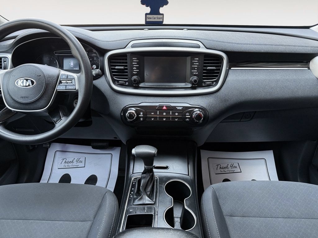 Used 2019 Kia Sorento L FWD image 17