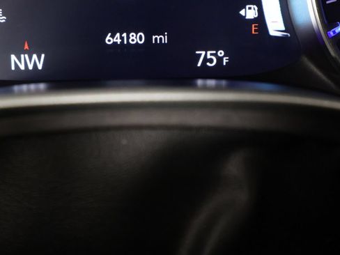 Used 2023 Chrysler Pacifica Touring-L FWD image 40