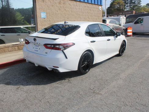 Used 2022 Toyota Camry SE image 4