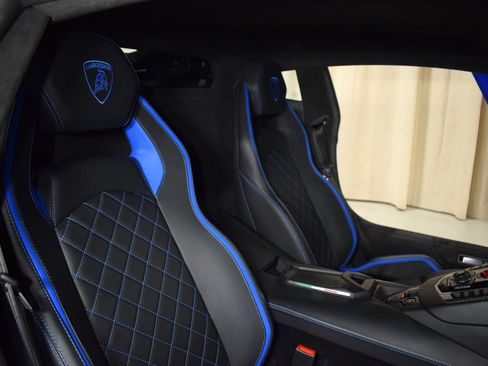 Used 2019 Lamborghini Aventador S image 19