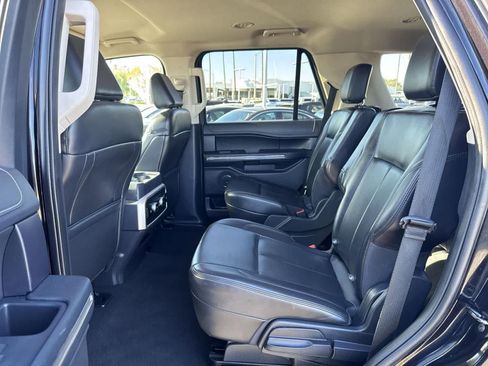 Used 2024 Ford Expedition XLT image 18