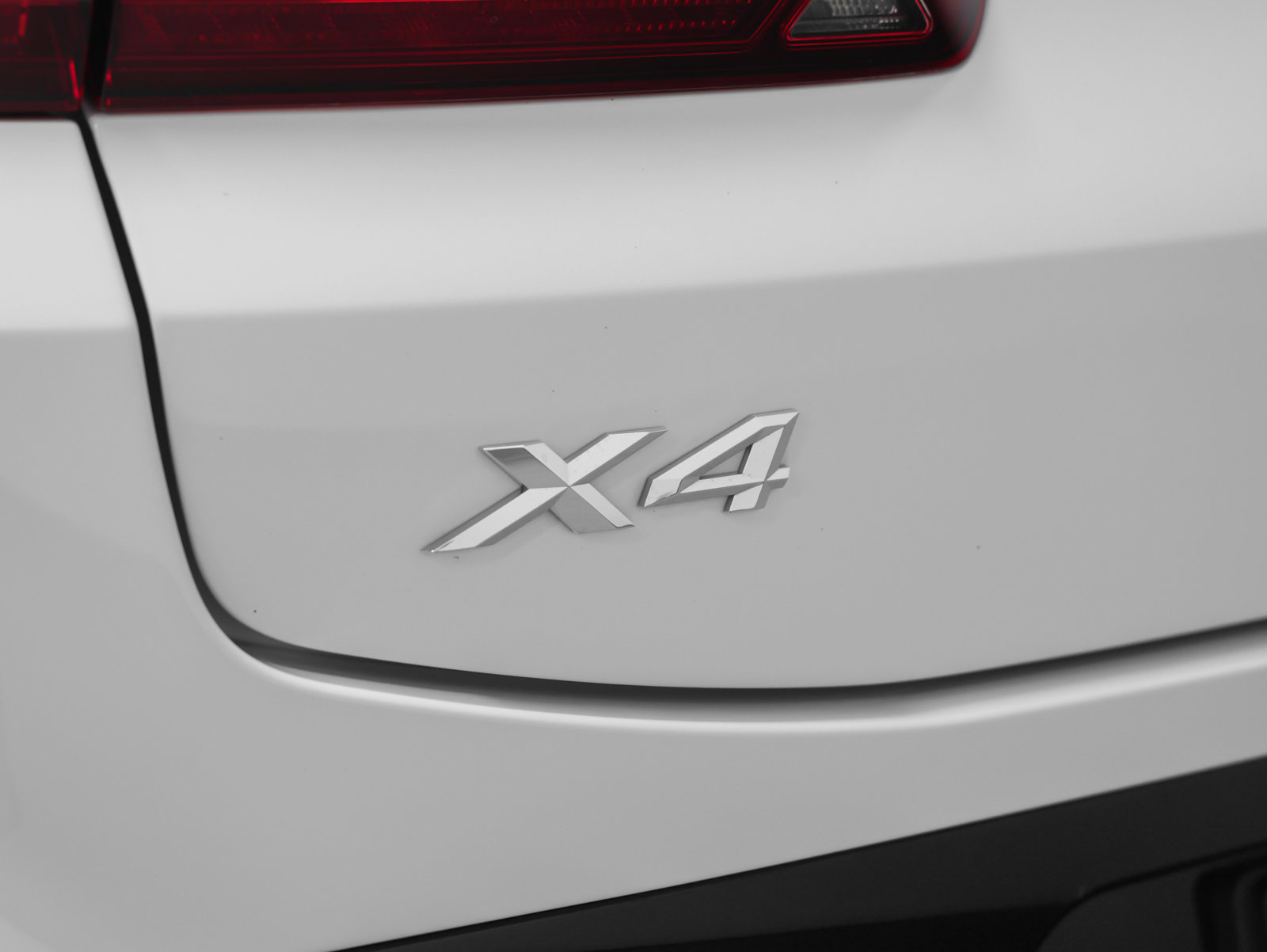 Used 2023 BMW X4 xDrive30i w/ M Sport Package AWD/4WD image 18