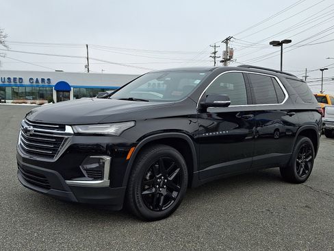 Certified 2023 Chevrolet Traverse LT image 3