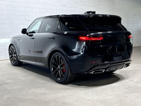 Used 2025 Land Rover Range Rover Sport Dynamic SE AWD/4WD image 3