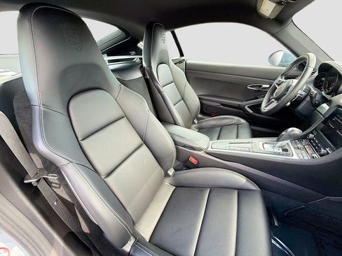 Used 2025 Porsche 718 Cayman image 14