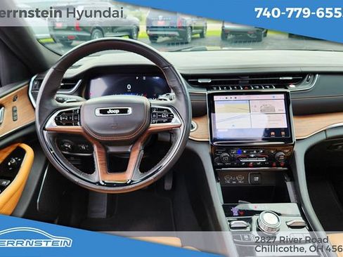 Used 2024 Jeep Grand Cherokee L Summit w/ Advanced Protech Group IV AWD/4WD image 6