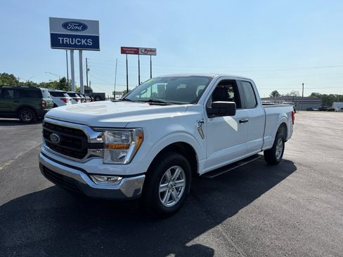 Used 2022 Ford F150 XLT w/ Trailer Tow Package RWD image 3