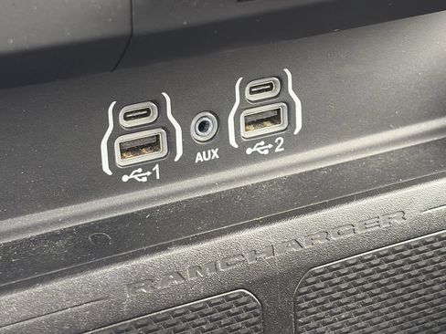 Used 2025 RAM 1500 Laramie AWD/4WD image 21