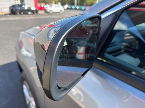 Used 2023 Jeep Compass Latitude w/ Convenience Group image 16