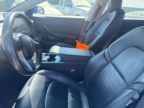 Used 2018 Tesla Model 3 Mid Range RWD image 17