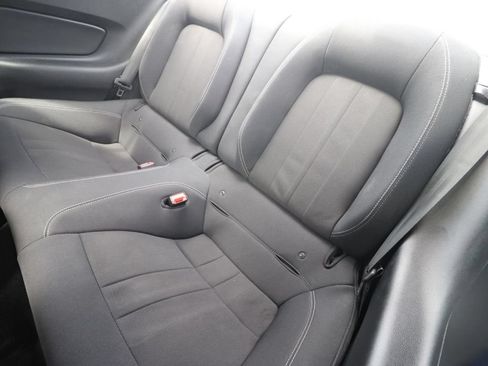 Used 2019 Ford Mustang Coupe RWD image 9