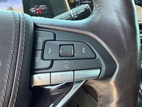Used 2023 Cadillac Escalade Premium Luxury Platinum RWD image 17