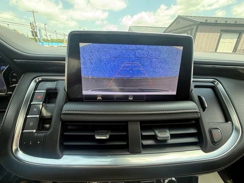Used 2021 GMC Yukon AT4 w/ Rear Media and Nav Package AWD/4WD image 11