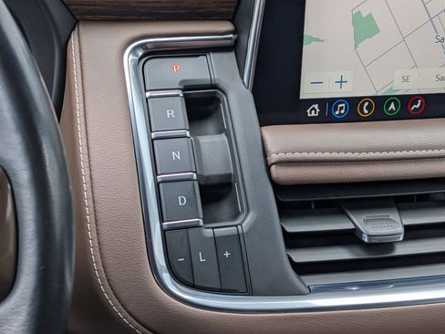 Used 2021 Chevrolet Tahoe High Country image 25