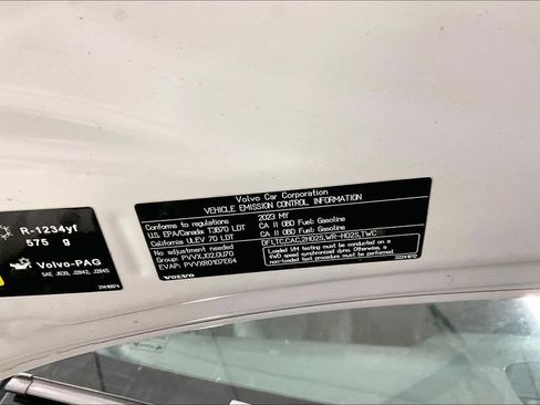Certified 2023 Volvo XC40 B5 Plus w/ Protection Package Premier AWD/4WD image 31