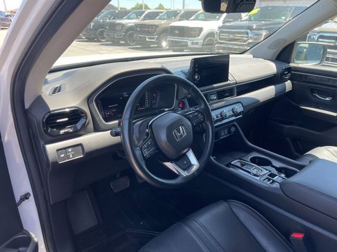 Used 2023 Honda Pilot Elite image 11