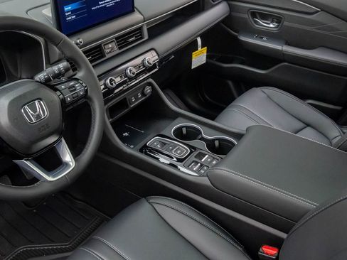New 2026 Honda Pilot Touring image 13