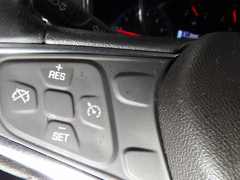 Used 2018 Chevrolet Equinox LT w/ Sun & Infotainment Package FWD image 16