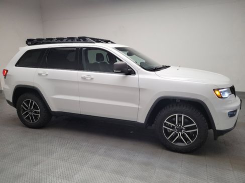 Used 2020 Jeep Grand Cherokee Trailhawk w/ Trailhawk Luxury Group AWD/4WD image 11