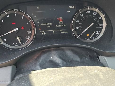 Used 2021 Toyota Highlander XLE AWD/4WD image 10