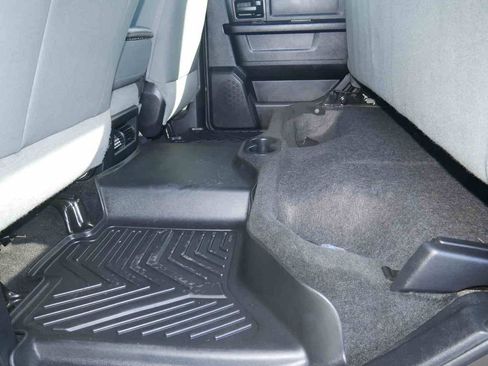 Used 2017 RAM 2500 Tradesman w/ Chrome Appearance Group AWD/4WD image 18