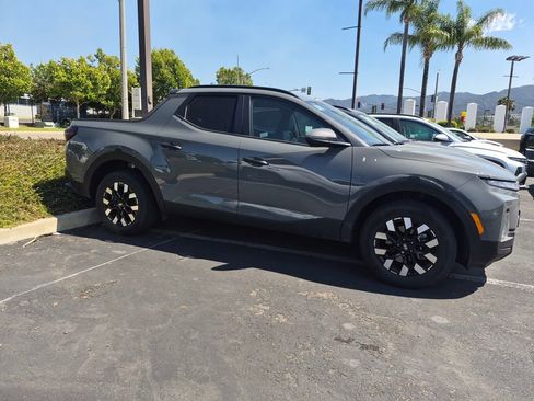 Used 2025 Hyundai Santa Cruz SEL FWD image 5