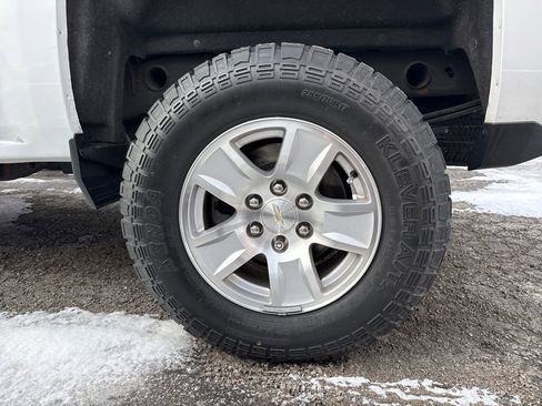 Used 2018 Chevrolet Silverado 1500 LT w/ All Star Edition image 24