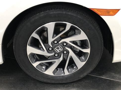 Used 2018 Honda Civic EX image 10
