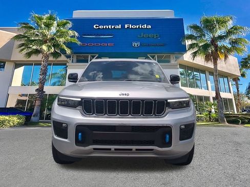 Used 2024 Jeep Grand Cherokee Overland w/ Trailer Tow Package AWD/4WD image 3