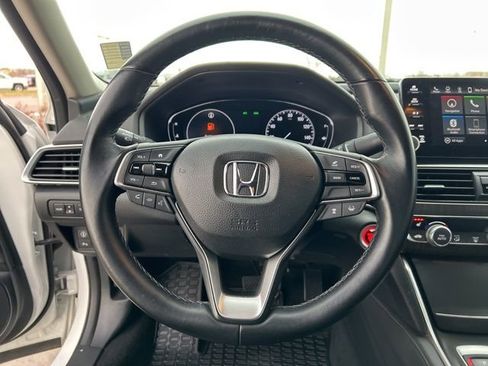 Used 2019 Honda Accord Touring image 10