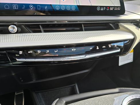 New 2026 Cadillac Optiq Luxury 1 image 31