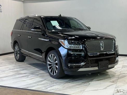Used 2018 Lincoln Navigator Select image 4