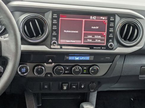 Used 2022 Toyota Tacoma TRD Sport image 15