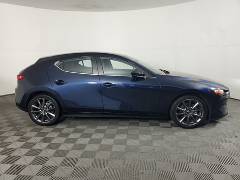 Used 2020 MAZDA MAZDA3 Hatchback image 3