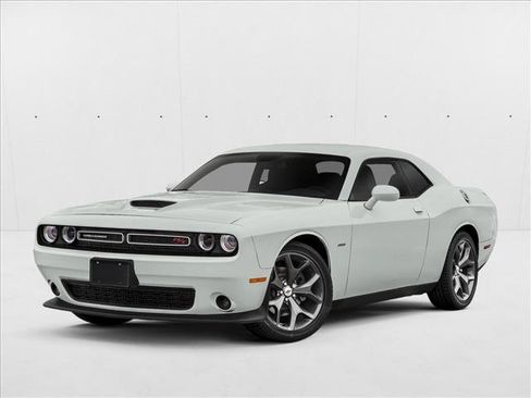 Used 2021 Dodge Challenger R/T RWD image 1